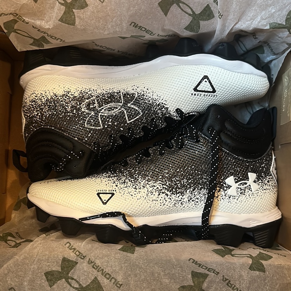 Boys UA baseball cleats